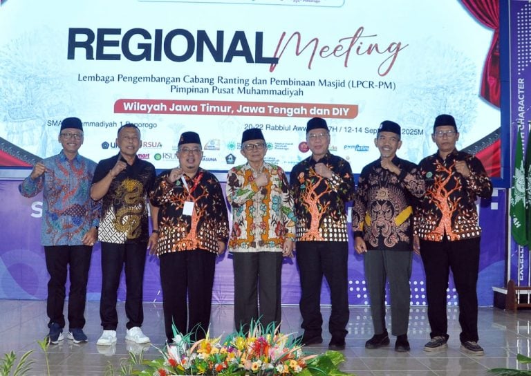 Revitalisasi Gerakan Muhammadiyah: LPCRPM Luncurkan 3 Aplikasi Digital di Regional Meeting Ponorogo